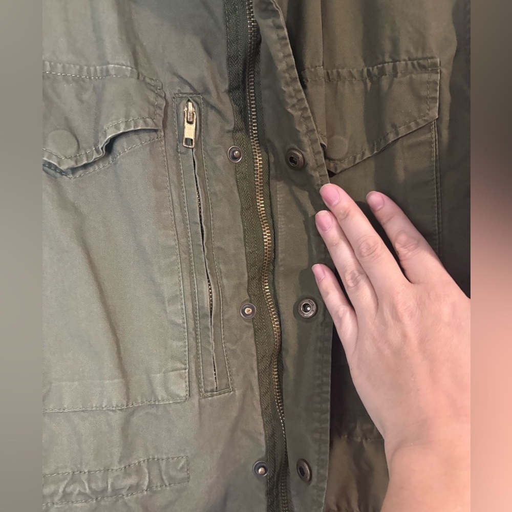 Bluenotes size large Khaki Green Army Utility Vest, zipper front, multi pockets - Picture 6 of 9
